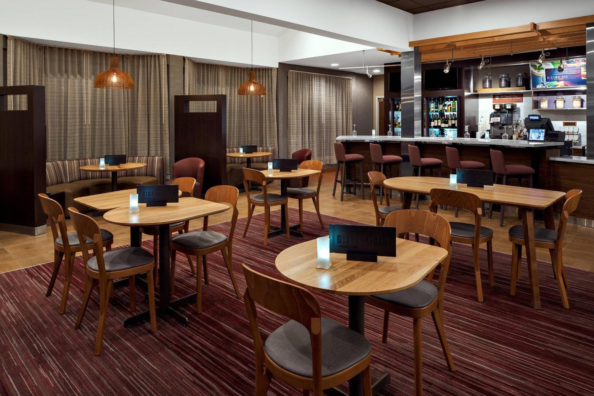Courtyard By Marriott Pittsburgh Airport Hotel Coraopolis Kültér fotó