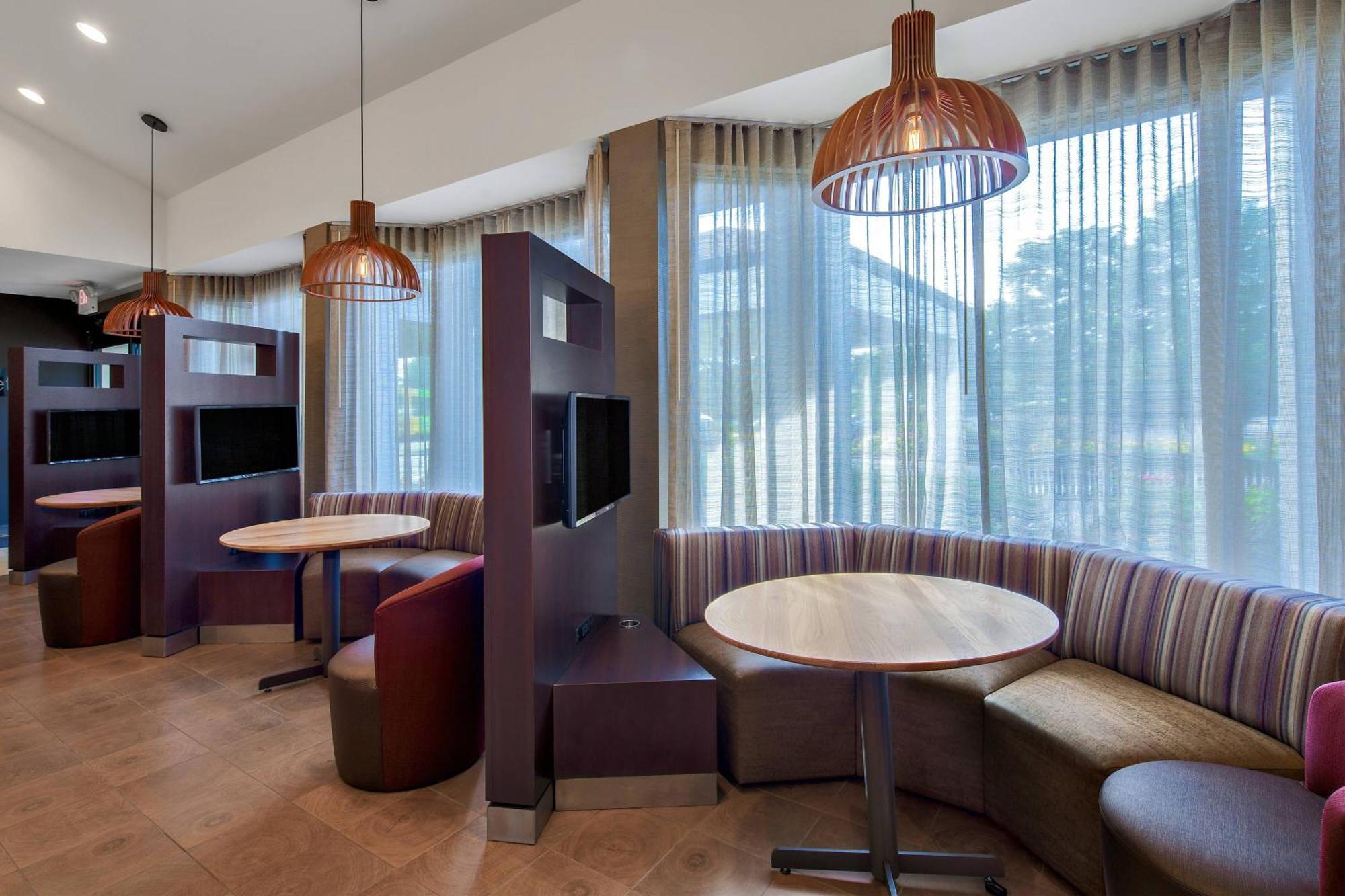 Courtyard By Marriott Pittsburgh Airport Hotel Coraopolis Kültér fotó