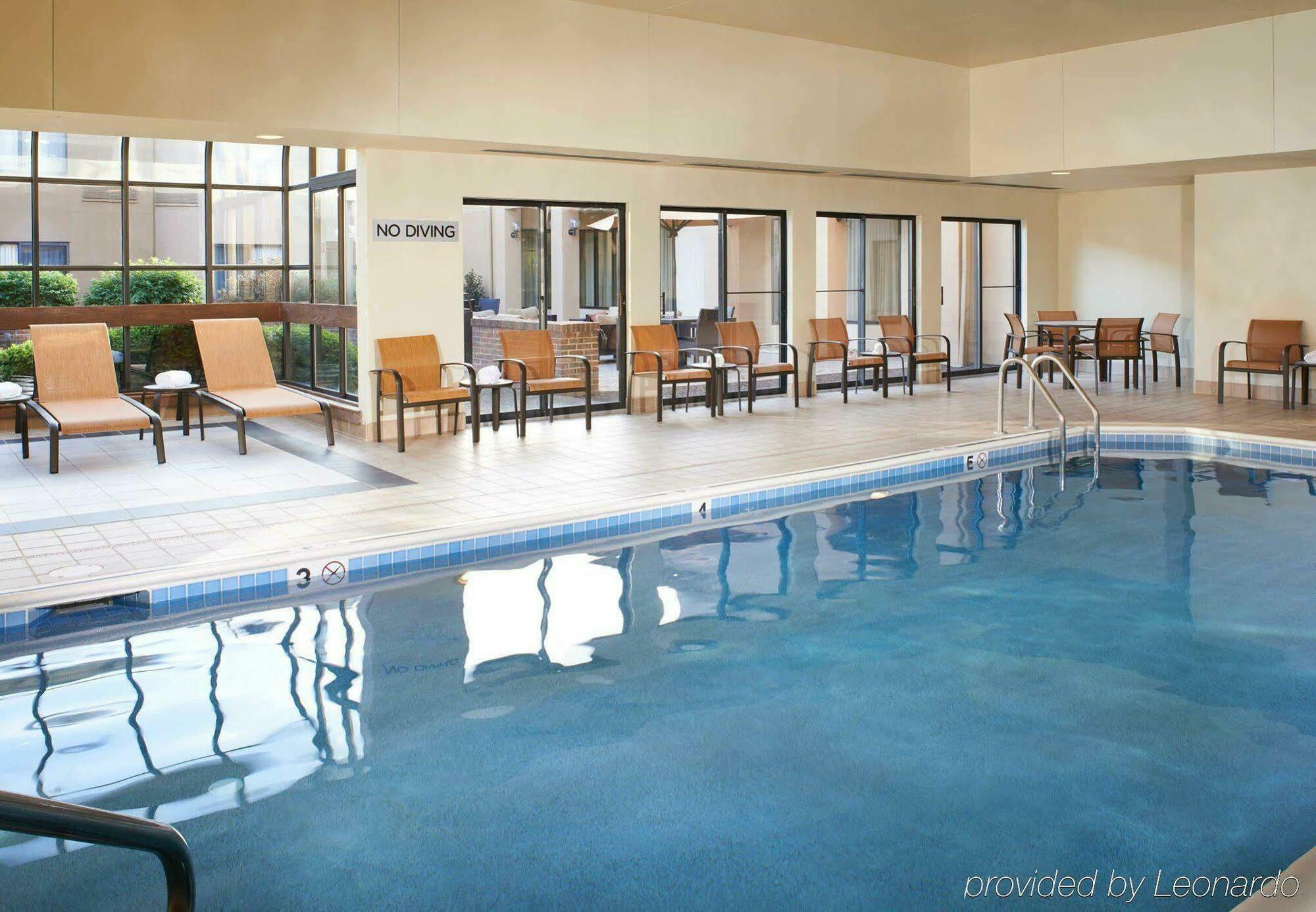 Courtyard By Marriott Pittsburgh Airport Hotel Coraopolis Kültér fotó